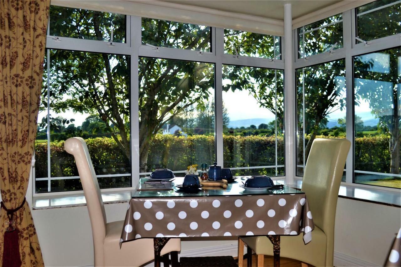 Annaswood B&B Cahir Εξωτερικό φωτογραφία